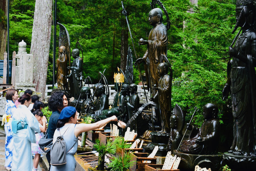 Cimitero di Oku-no-in (Koyasan) | Cosa Vedere In Giappone In 15 Giorni