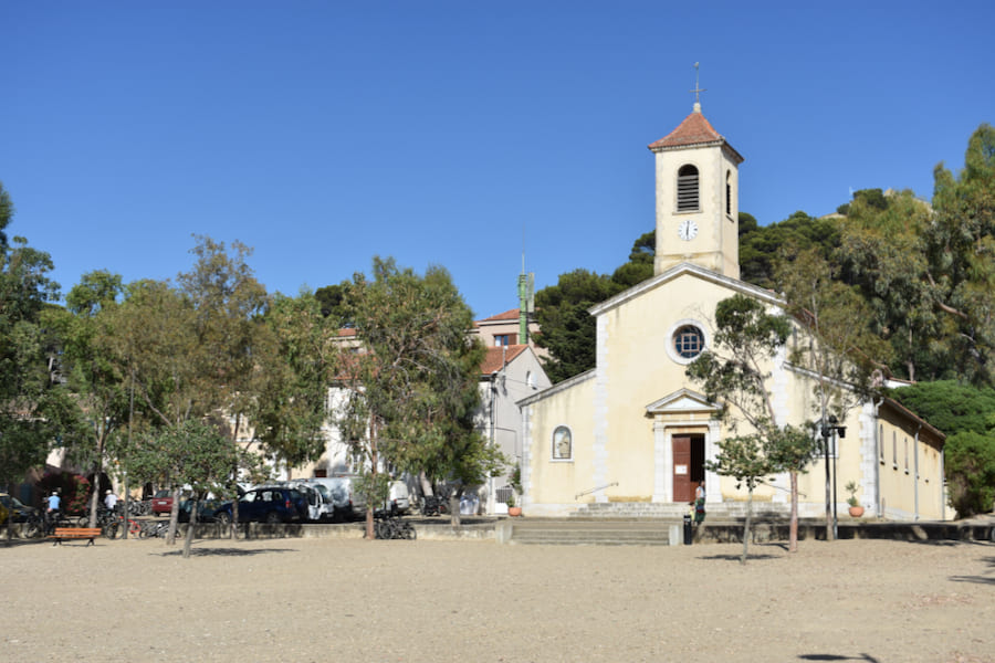 Porquerolles | Église Sainte-Anne de Porquerolles