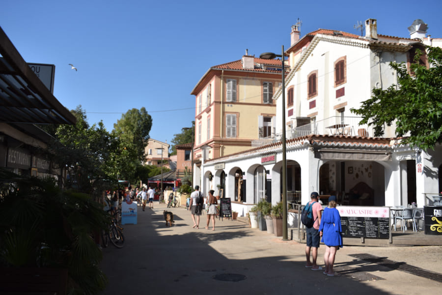 Visitare Porquerolles Francia | Rue De La Ferme