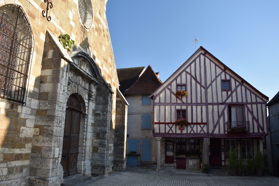 Viaggio In Borgogna Del Sud | Nolay Place Monge